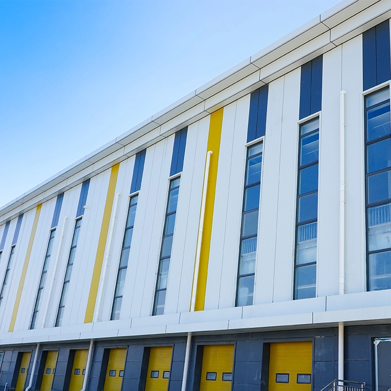 مزايا لوحة الحائط لدينا