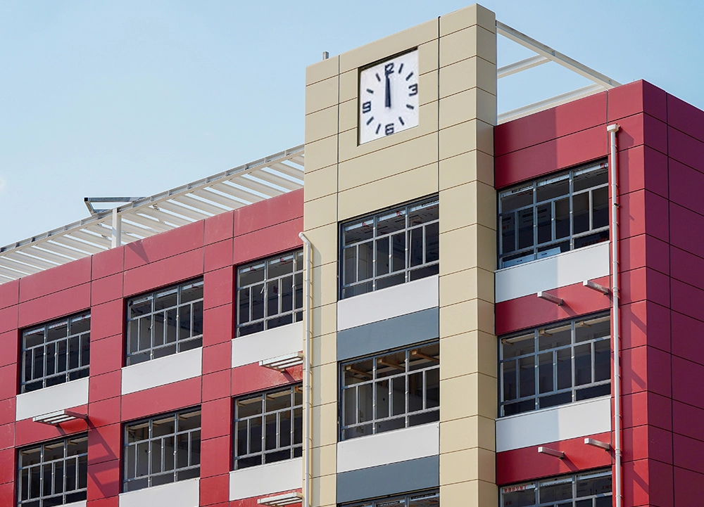 واجهة رباعية التدفق®للجدار