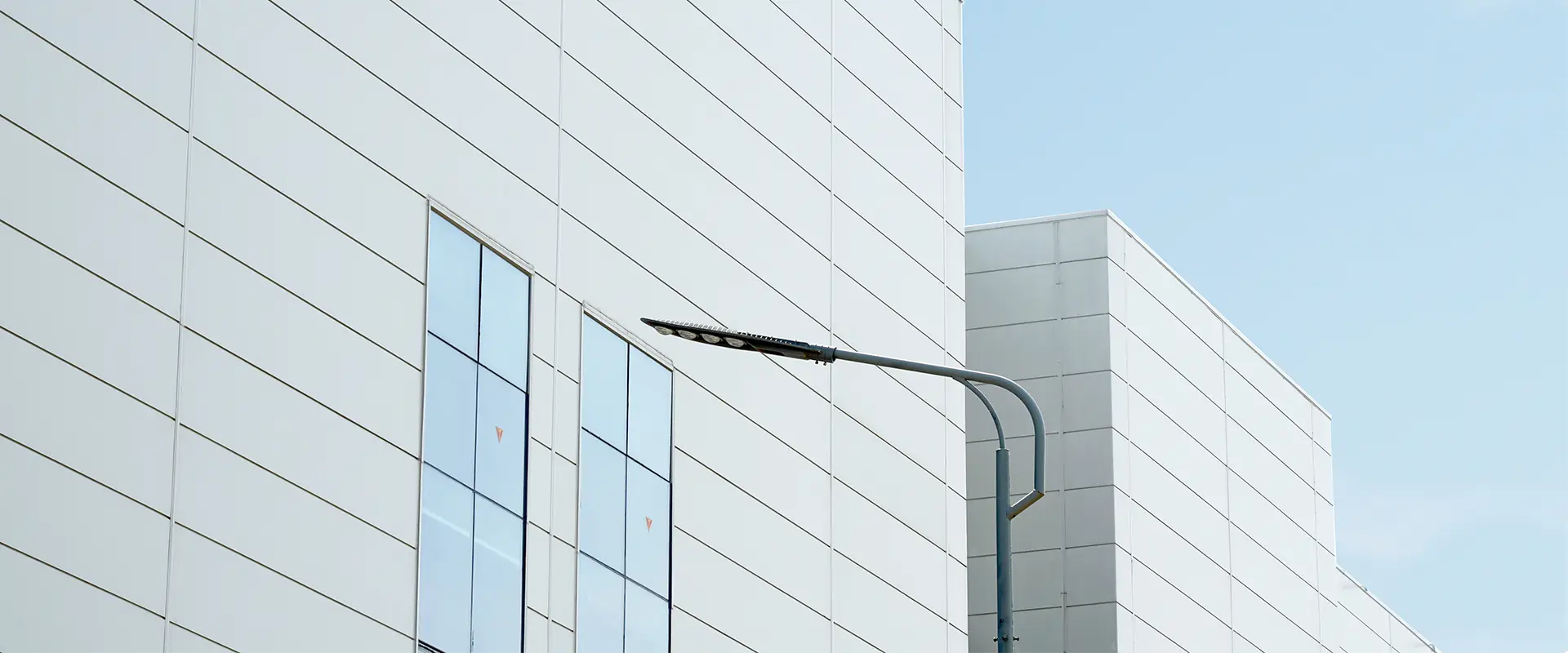 صفائح فولاذ مضلعة