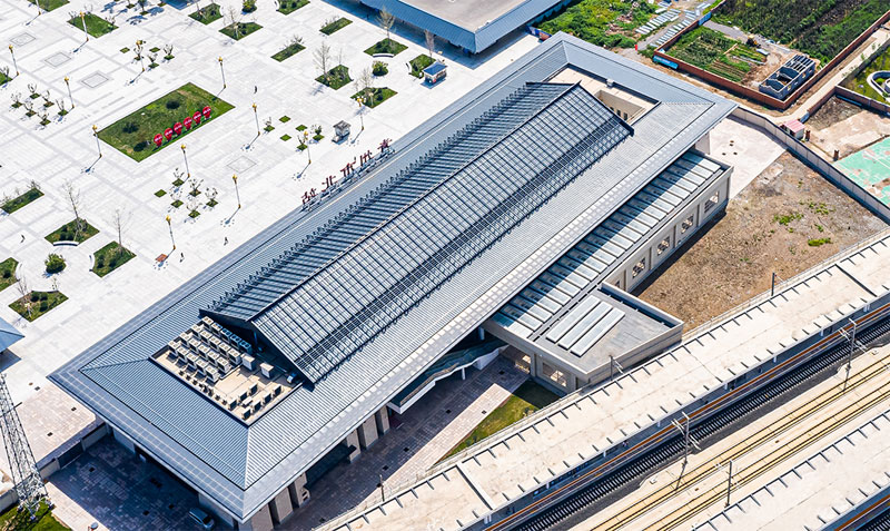 Metal Roofing Systems Are Built to Withstand “Extreme Heat and Torrential Rain” Metal Roofing Systems Are Built to Withstand “Extreme Heat and Torrential Rain”